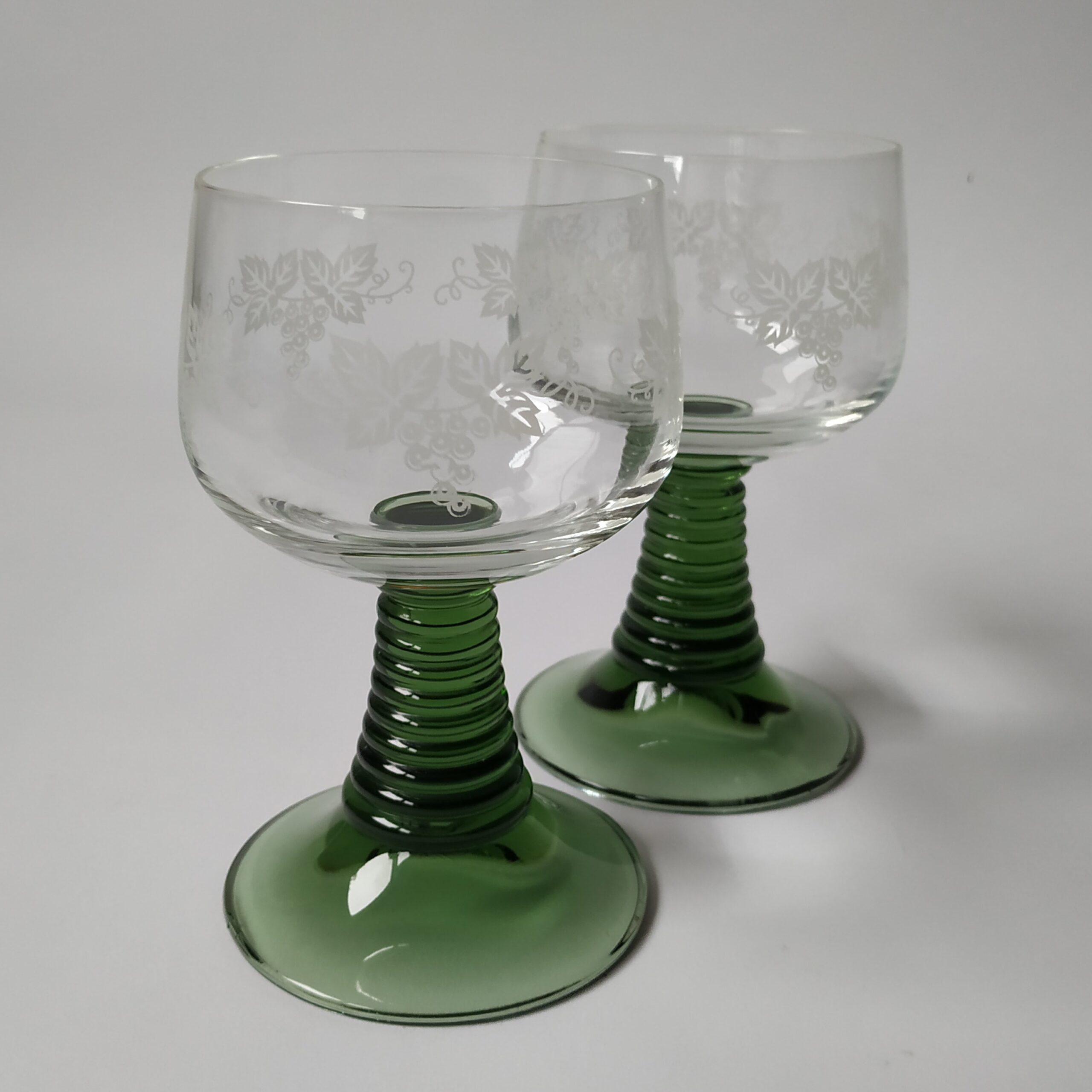 Wijnglazen – moezelglazen met groene voet – afbeelding druiventak – inhoud 200 ml (3)