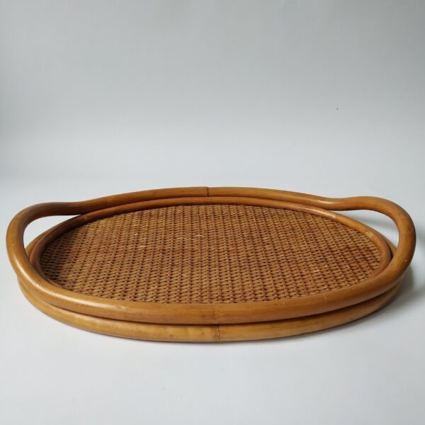 Vintage rotan dienblad met twee handgrepen