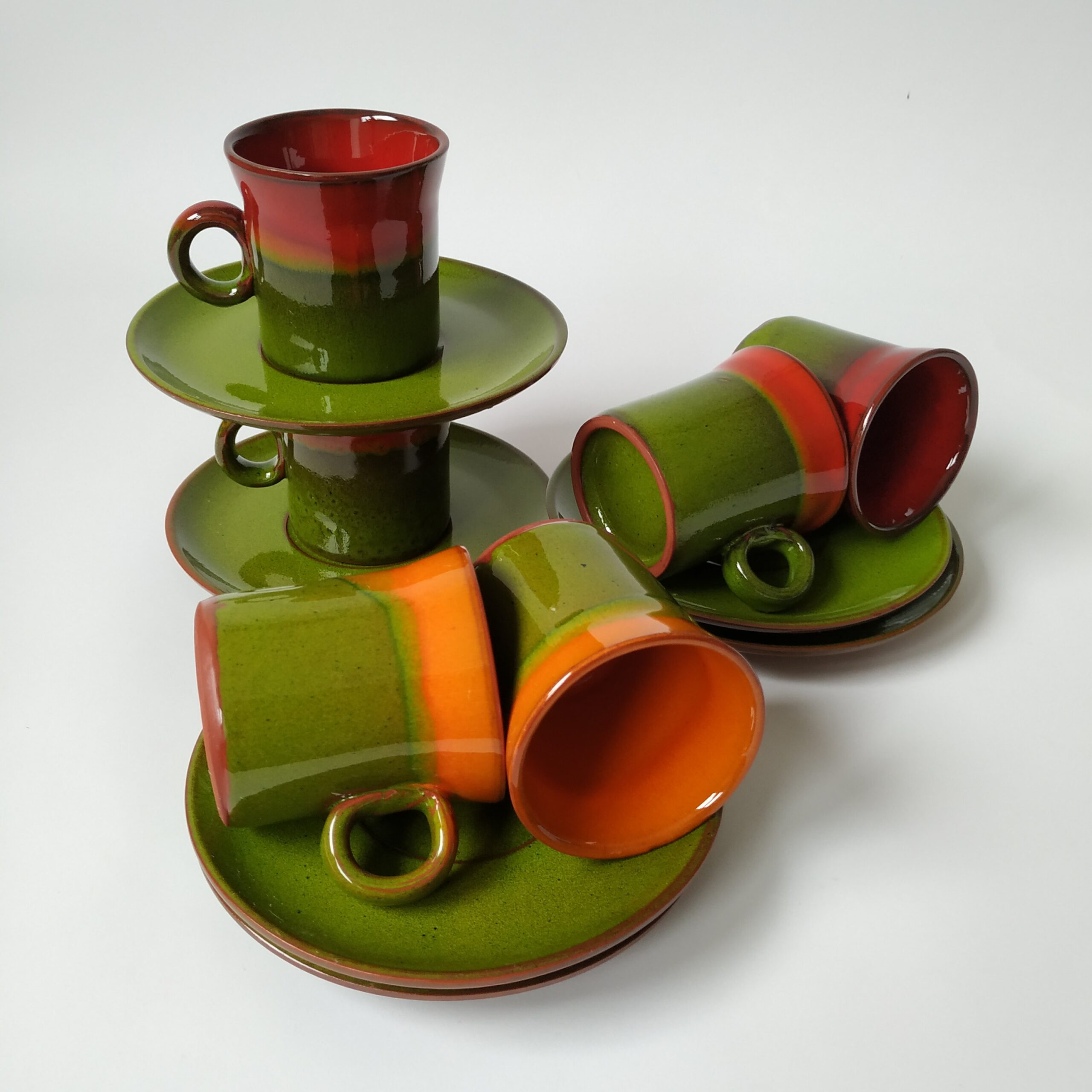 Espressokopjes met schotel in de kleur groen-oranje-rood – 6 stuks – inhoud 100 ml (1)