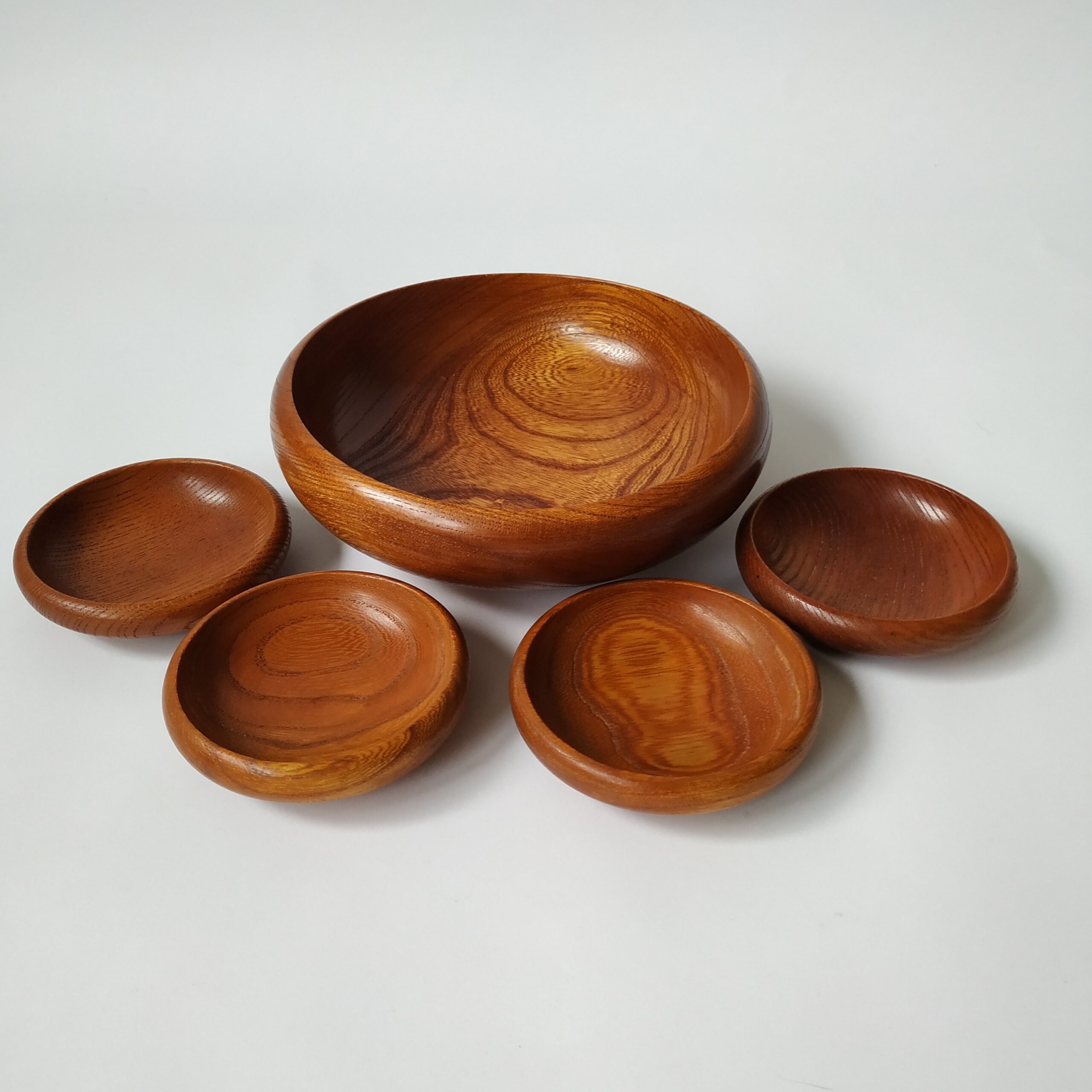 Snackschaal met 4 kleine snackschaaltjes van hout – diameter 15 cm en 7,5 cm (2)