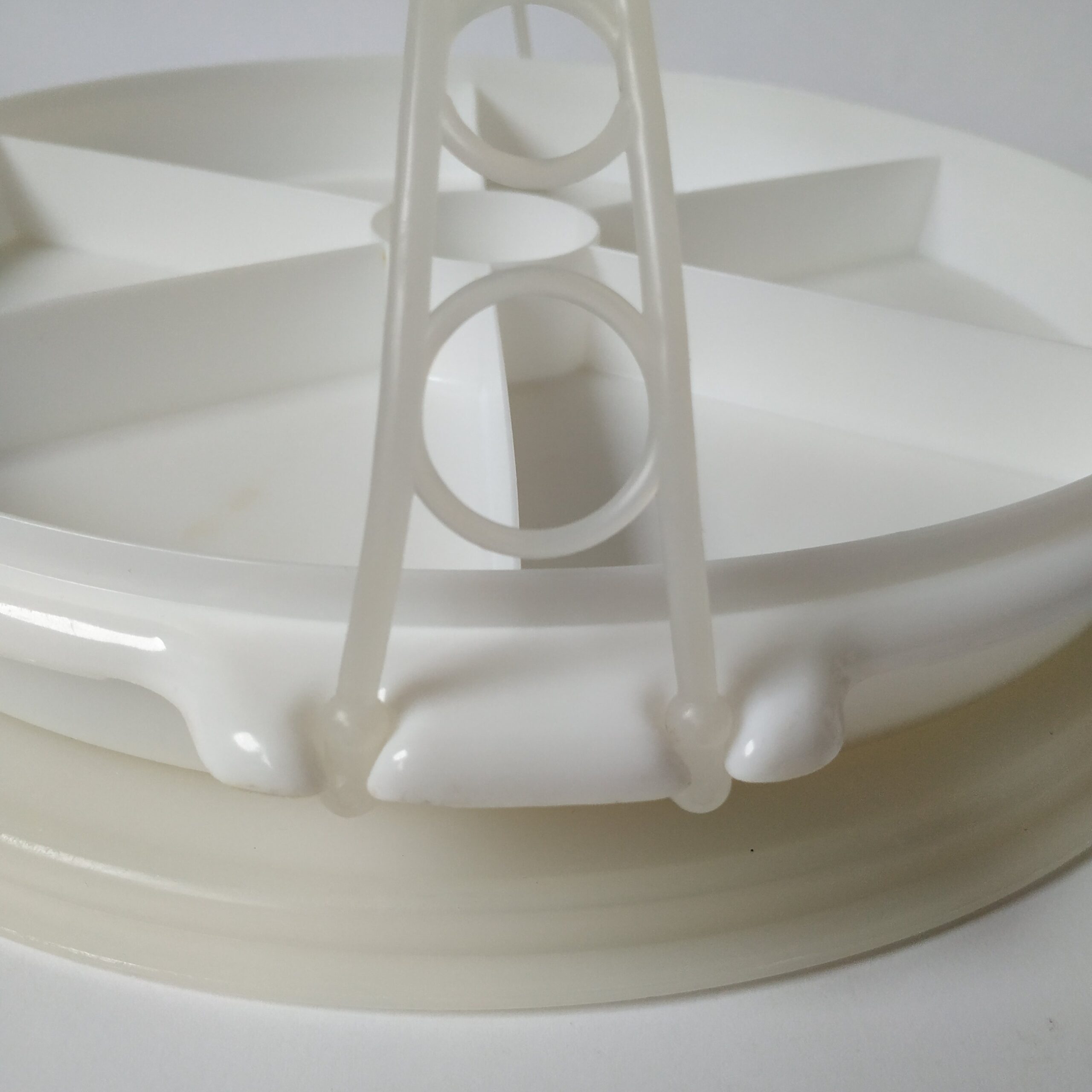 Snackschaal – partyschaal Tupperware met hengsel – kleur wit – diameter 32,5 cm (3)