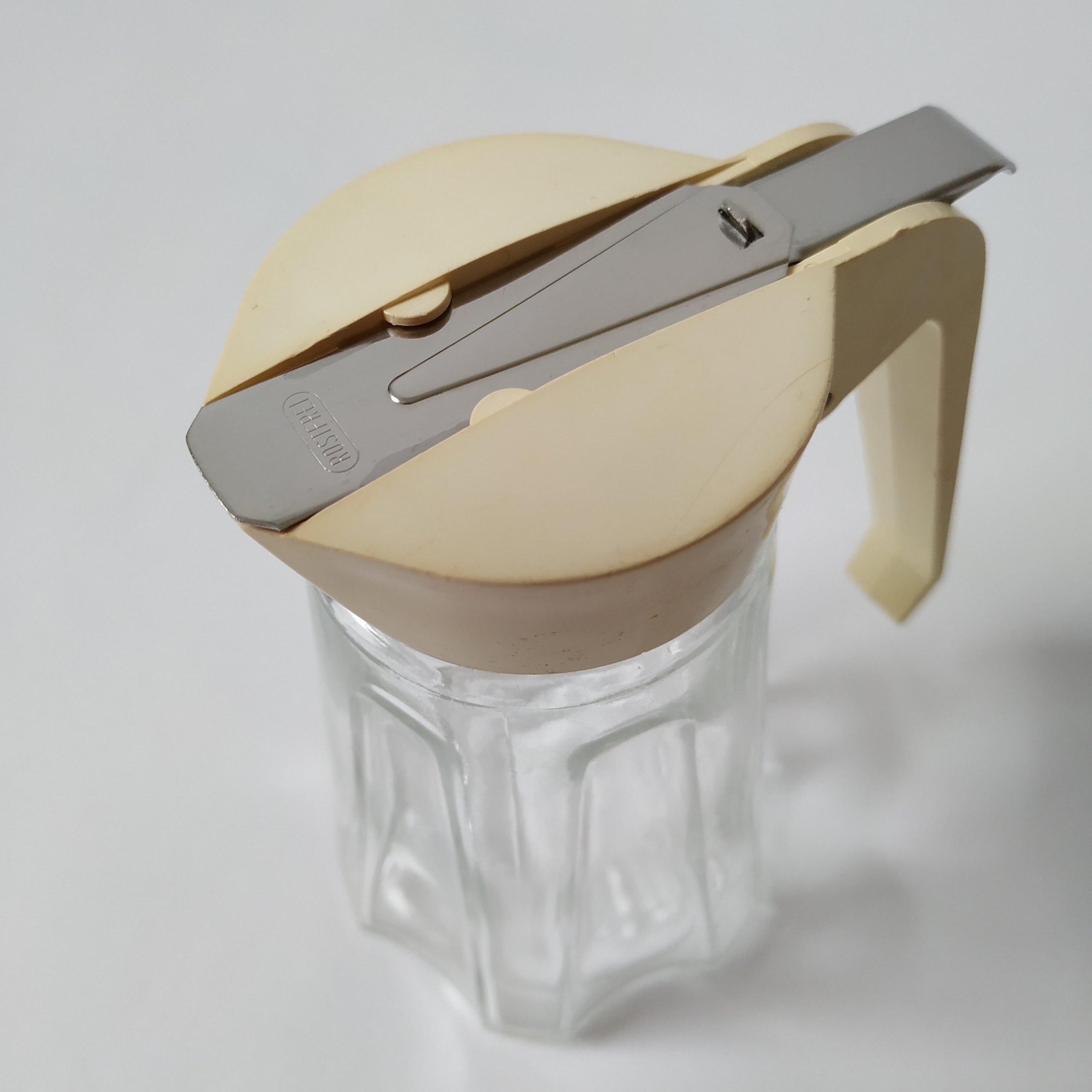 Suikerpot Stoha van glas met kunststof deksel – hooge 11,5 cm (3)