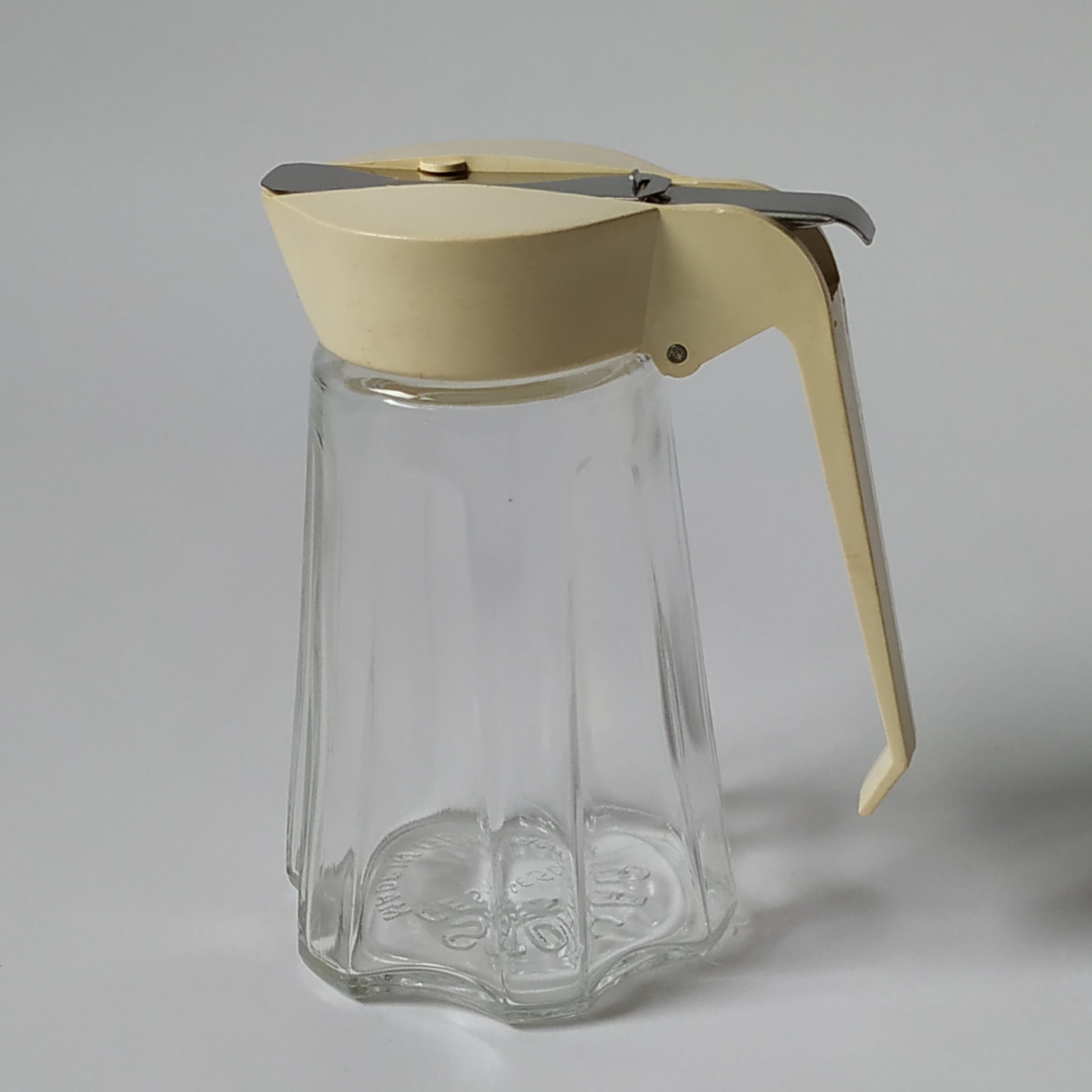 Suikerpot Stoha van glas met kunststof deksel – hooge 11,5 cm (6)