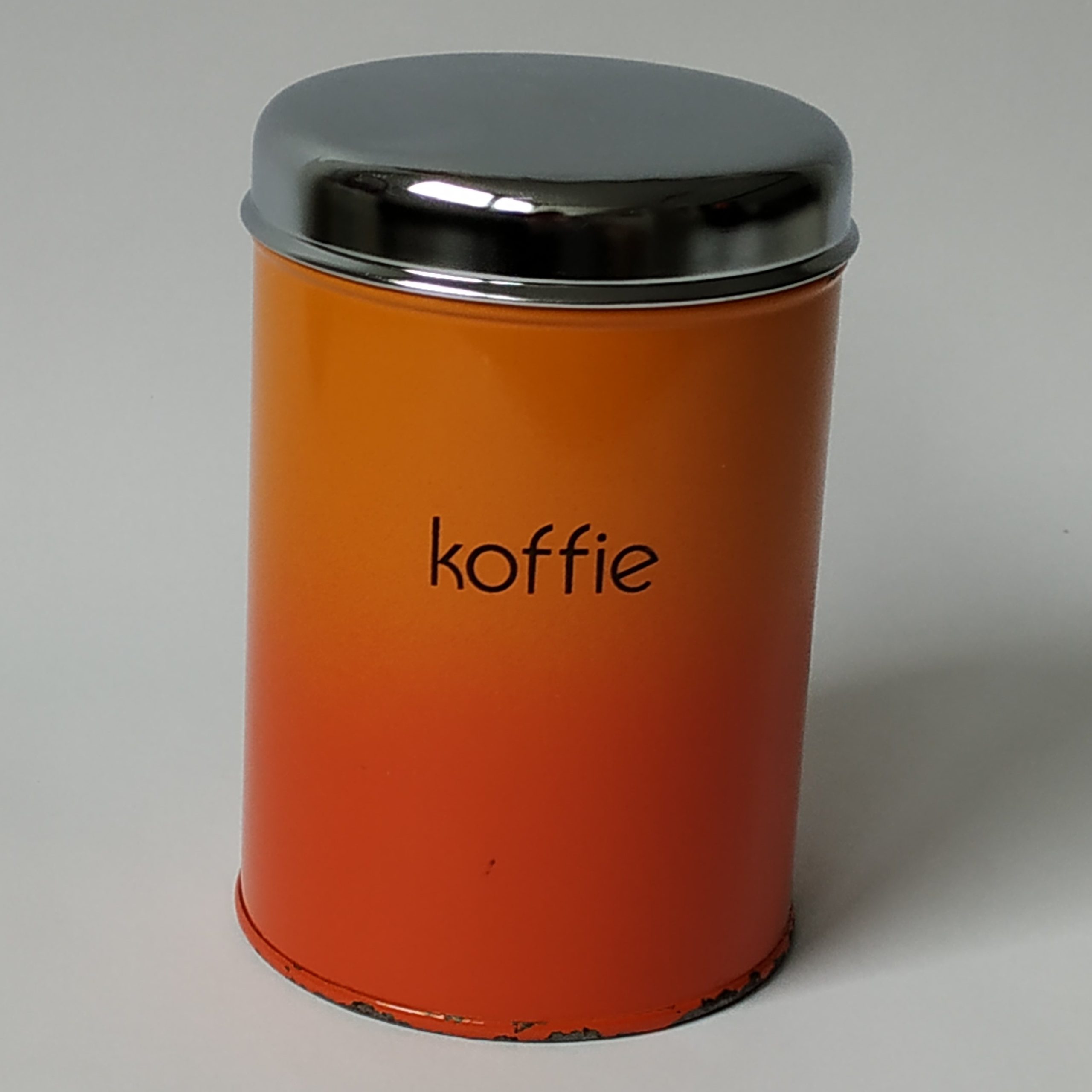Blik Koffie met chromen deksel in de kleur oranje – hoogte 16,5 cm – diameter 11 cm (4)