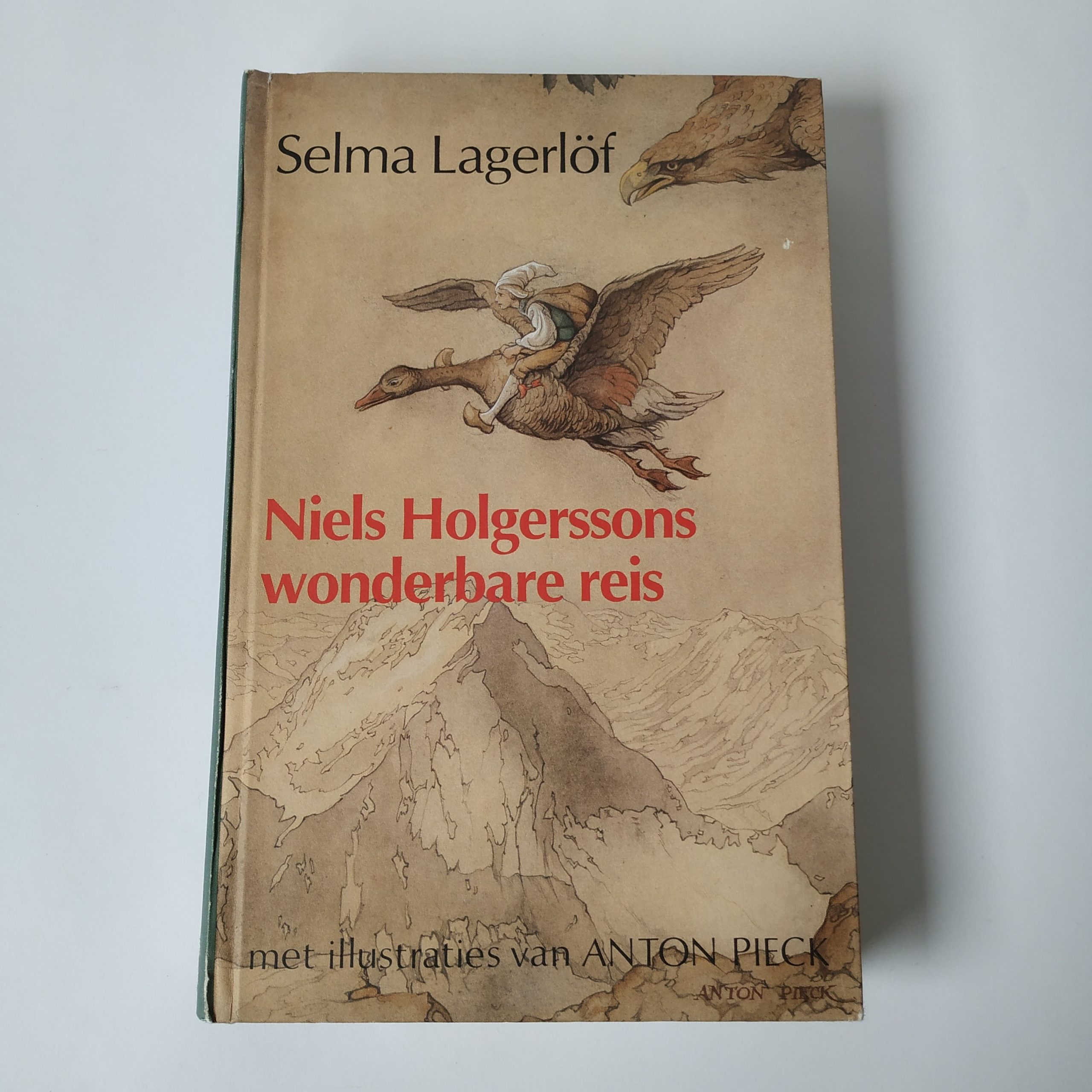 Boek Niels Holgerssons wonderbare reis – geschreven door selma lagerlof – hardcover (1)