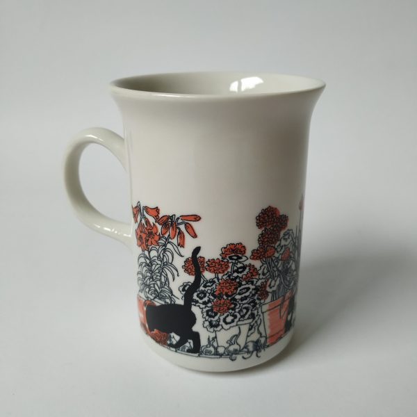 Vintage mok van Churchill England met afbeeldingen van drie katten en bloemen