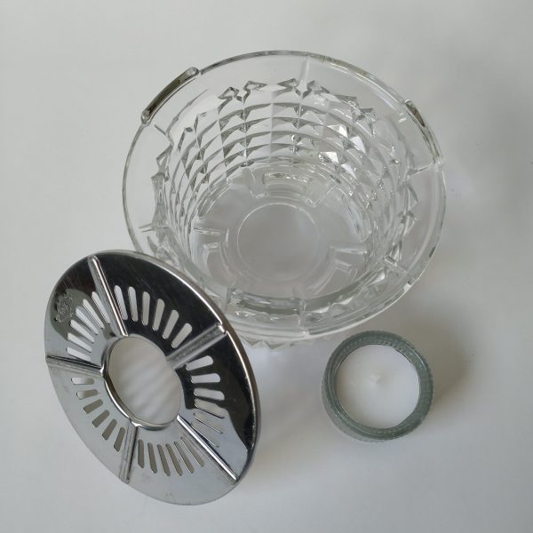 Theelichthouder van glas van Douwe Egberts met zilverkleurig rooster - diameter 14 cm - hoogte 8,5 cm (4)