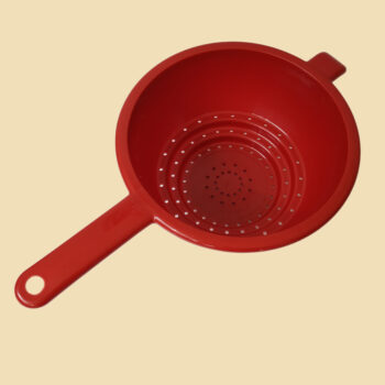 Vintage vergiet van Guzzini uit de jaren 80 in de kleur rood