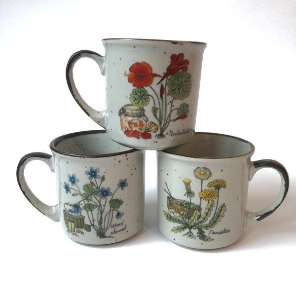 Vintage espressokopjes/mokjes met afbeeldingen van bloemen