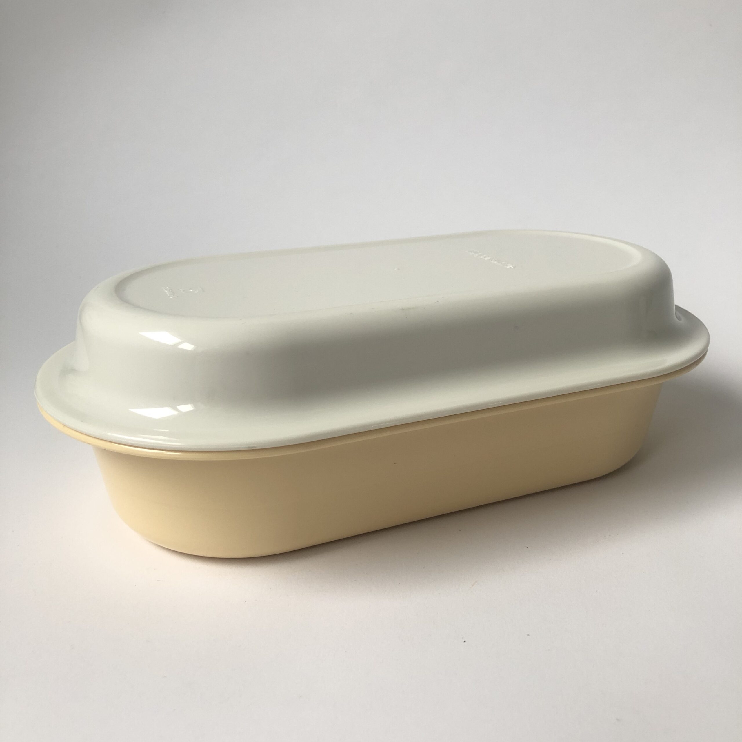 Vintage rechthoekig bakje van Tupperware met deksel