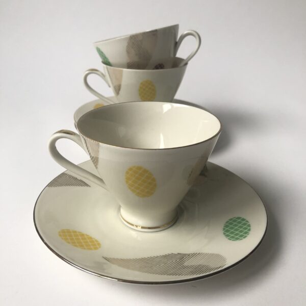 Kop en schotel Mitterteich Bavaria met goudkleurige randen - 3 stuks (5) Vintage kop en schotel van Mitterteich Bavaria