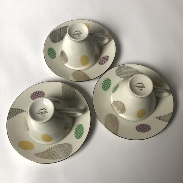 Kop en schotel Mitterteich Bavaria met goudkleurige randen - 3 stuks (8) Vintage kop en schotel van Mitterteich Bavaria