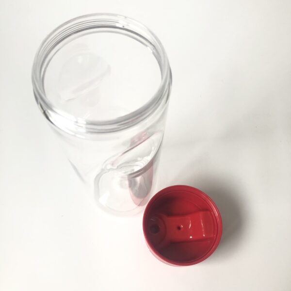 Schenkfles Tupperware Manhattan 1000ML (6) Schenkfles (kunststof) van Tupperware Manhattan met een inhoud van 1000ML