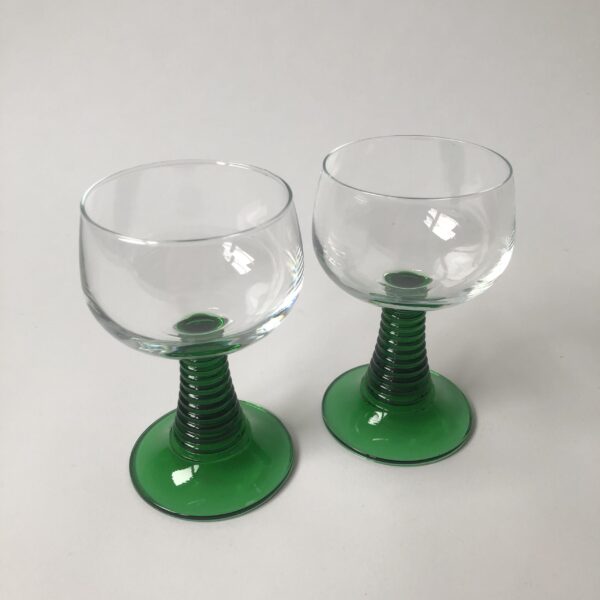 Wijnglazen - moezelglazen groene voet - inhoud 125 ml - hoogte 11 cm (3) Vintage wijnglazen / moezelglazen France met groene voet