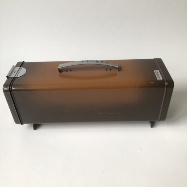 Ontbijtkoekblik Brabantia - 2 kleuren bruin - afmeting 32x11x13 cm (1) Vintage ontbijtkoek blik van het merk Brabantia