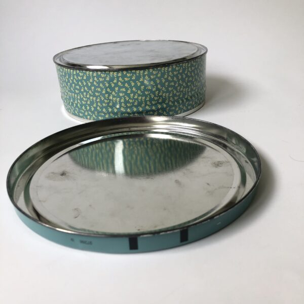 Blik - trommel Kind op hobbelpaard - diameter 19 cm - hoogte 6,5 cm (3) Vintage blik / trommel met als decoratie een kind op een hobbelpaard