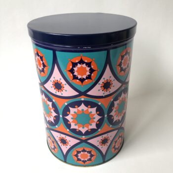 Vintage blik in vrolijke kleuren van Tomado, made in Holland