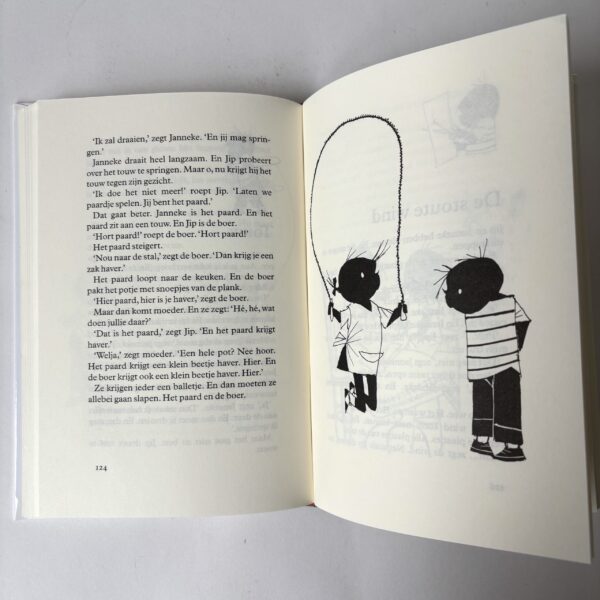 Boek Jip en Janneke Naar het circus (5) Vintage boek Jip en Janneke naar het circus en andere verhalen