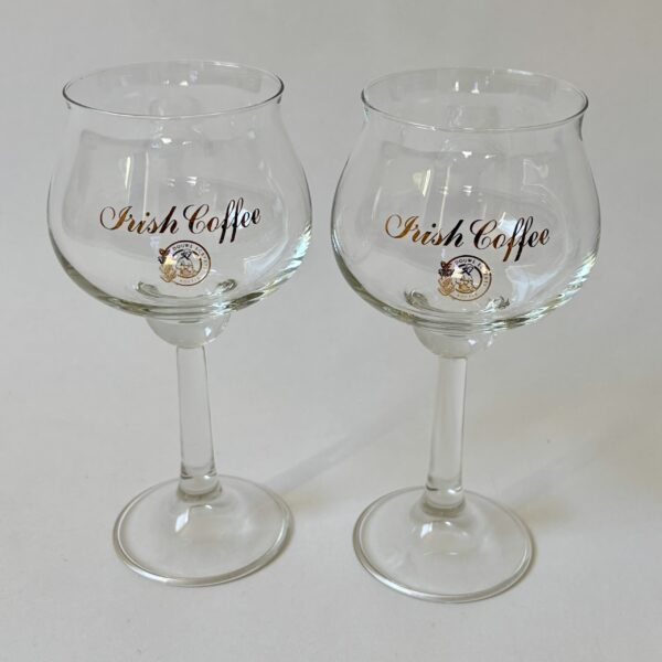 Irish Coffee glazen Douwe Egberts op voet - inhoud 250 ml - 2 stuks (1) Vintage glazen Irish Coffee Douwe Egberts op voet