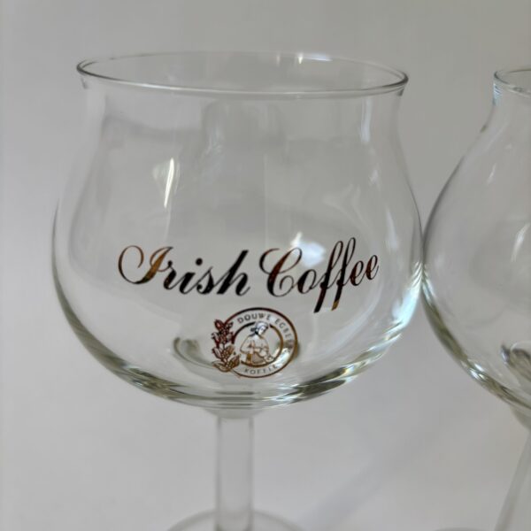 Irish Coffee glazen Douwe Egberts op voet - inhoud 250 ml - 2 stuks (3) Vintage glazen Irish Coffee Douwe Egberts op voet
