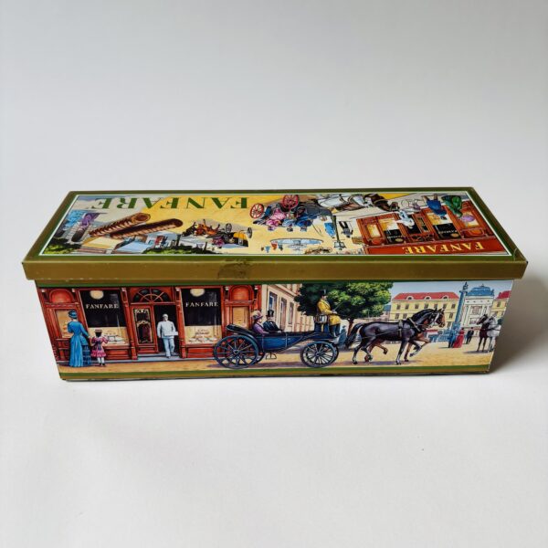 Chocoladeblik Fanfare op bolvormige voetjes - rechthoekig - afmeting 23x8x7 cm (3)