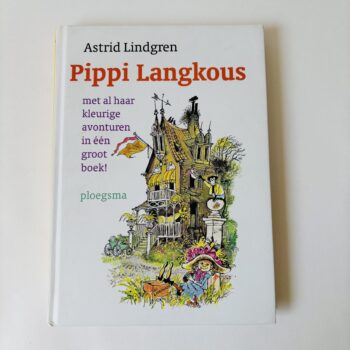 De boeken over Pippi Langkous zijn wereldberoemde kinderboeken geschreven door de Zweedse auteur Astrid Lindgren. Ze verschenen voor het eerst in 1945 en zijn sindsdien vertaald in tientallen talen en geliefd bij kinderen (en volwassenen) over de hele wereld. Hoofdpersonage: Pippi Langkous Pippi Langkous (in het Zweeds: Pippi Långstrump) is een eigenzinnig, sterk en onafhankelijk meisje dat alleen in Villa Kakelbont woont, samen met haar aapje Meneer Nilsson en haar paard. Haar vader is een kapitein die over zee reist (en later koning van een eiland wordt), en haar moeder is overleden. Wat Pippi zo bijzonder maakt: Ze is buitengewoon sterk – ze kan haar paard optillen en volwassenen wegduwen alsof het niets is. Ze is grappig, brutaal en fantasierijk, maar altijd goedhartig. Ze houdt zich niet aan regels of conventies, wat haar avonturen vaak hilarisch en soms een tikje ontregelend maakt. Ze heeft een grote koffer vol goudstukken, dus geld is nooit een probleem.