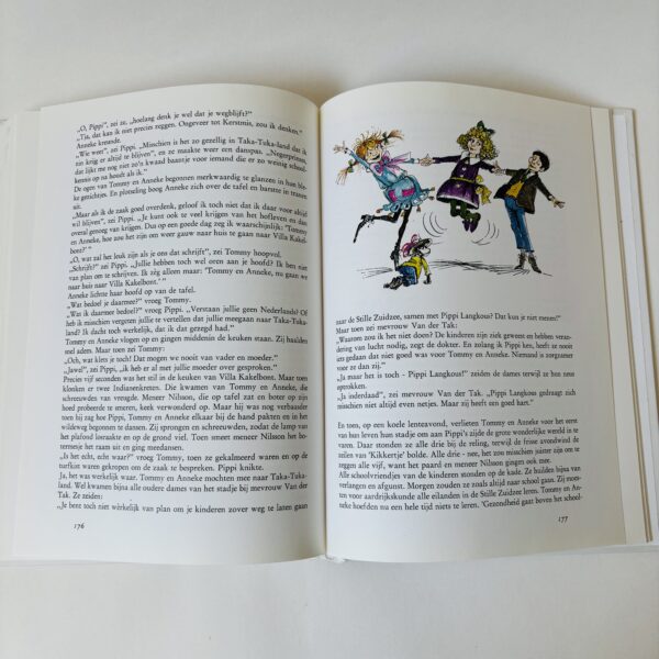 Boek Pippi Langkous met al haar kleurige avonturen in een groot boek! Jaar 1999 - 207 pagina's (7)
