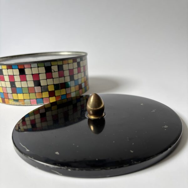 Vintage decoratief blik/trommel in vrolijke kleuren