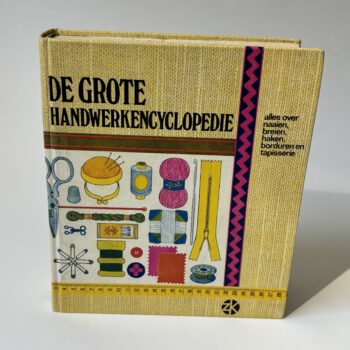 Vintage boek, De Grote handwerkencyclopdie uit 1974
