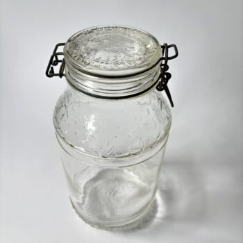 Vintage glazen voorraadpot van Floral Cove Italy