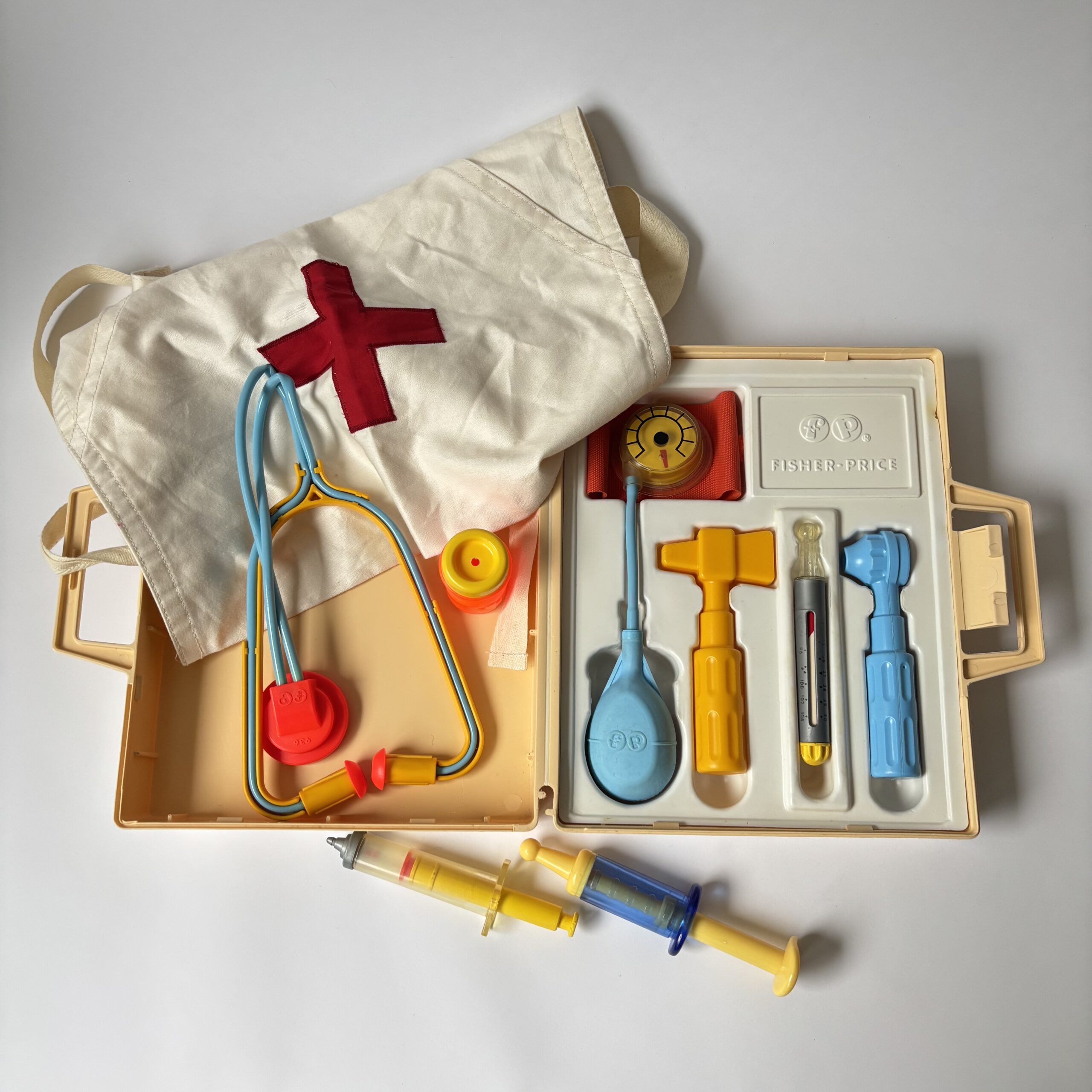 Medical Kit van Fisher Price model #936 geproduceerd in de VS in 1977 (2) Medical Kit van Fisher Price model #936 geproduceerd in de VS in 1977 (2)