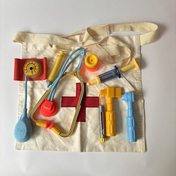 Medical Kit van Fisher Price model #936 geproduceerd in de VS in 1977 (3)
