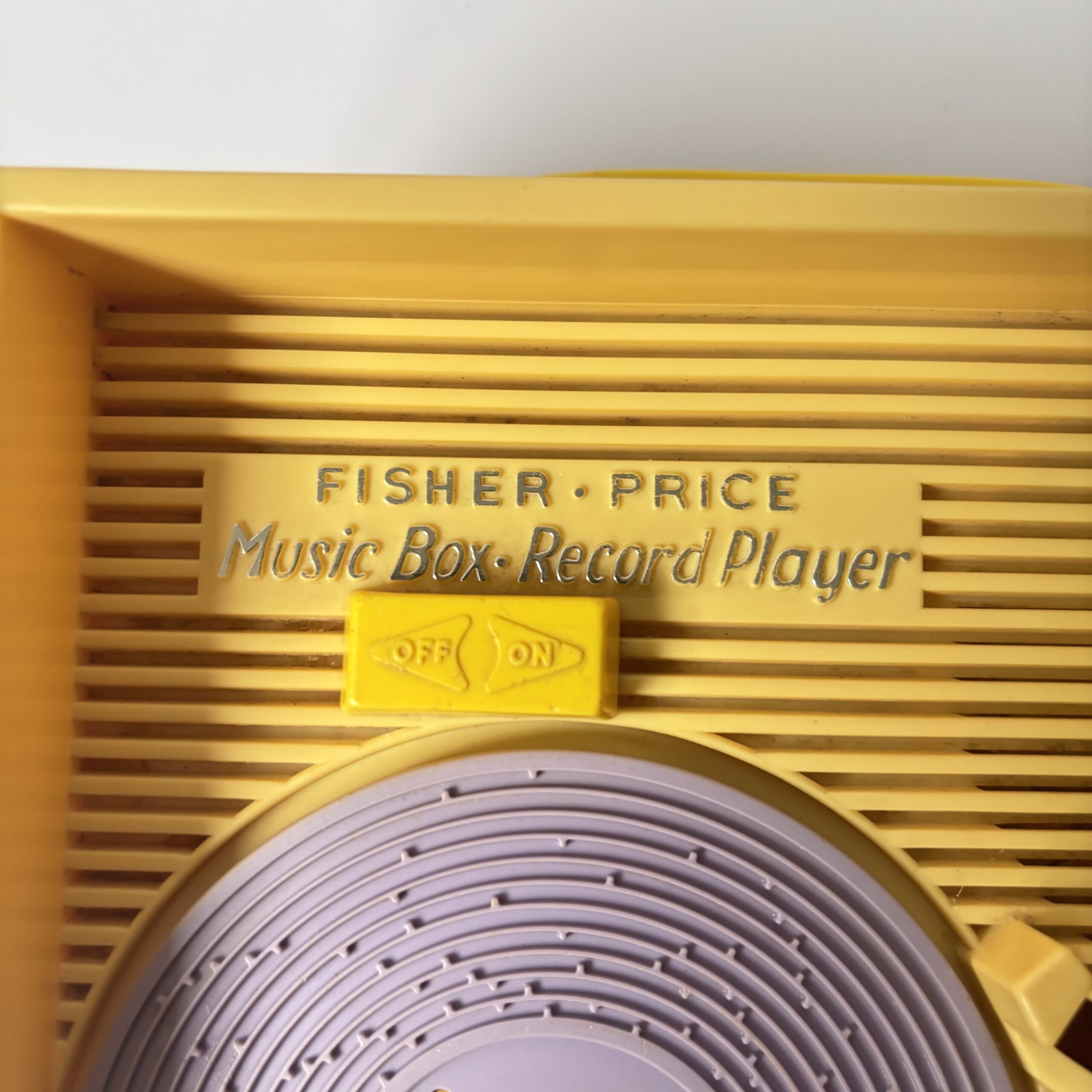 Music Box – Record Player van Fisher Price uit 1971 (2) Music Box – Record Player van Fisher Price uit 1971 (2)