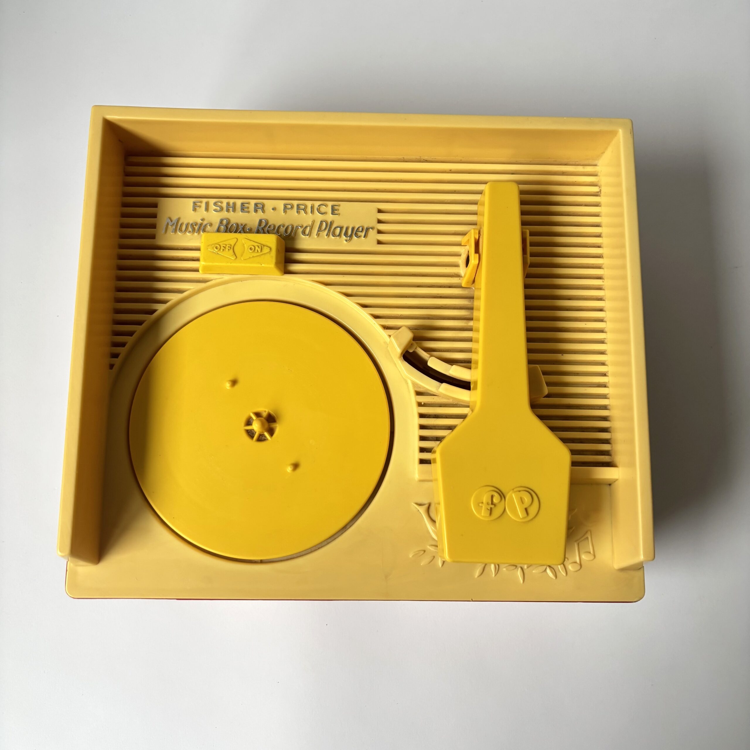 Music Box – Record Player van Fisher Price uit 1971 (7) Music Box – Record Player van Fisher Price uit 1971 (7)