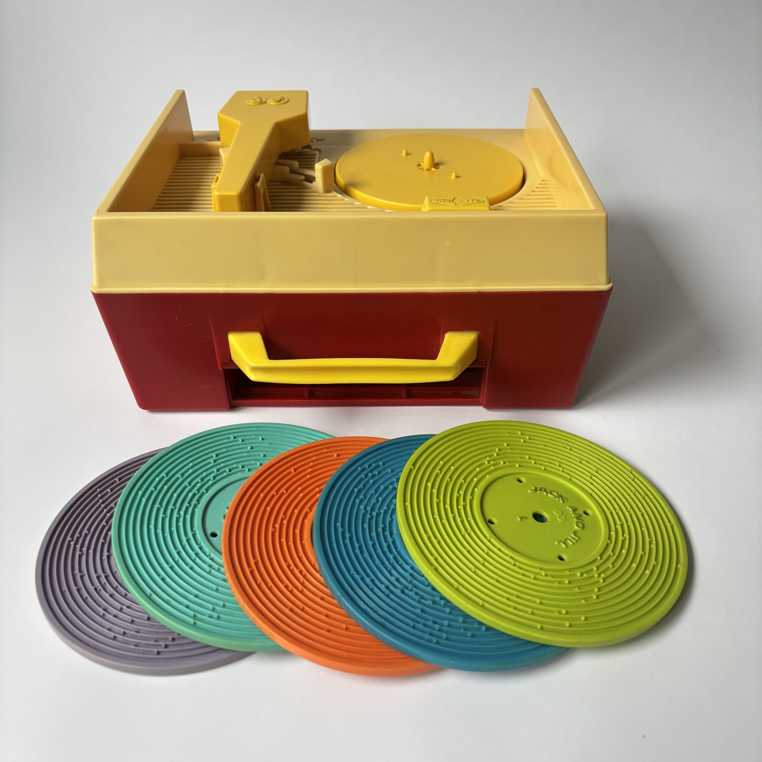 Music Box – Record Player van Fisher Price uit 1971 (9) Music Box – Record Player van Fisher Price uit 1971 (9)