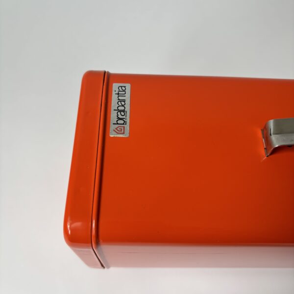 Ontbijtkoek blik Brabantia met plankje - kleur oranje - 32x10x14 cm (2)