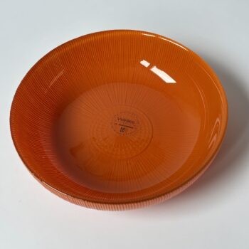 Retro decoratieve glazen schaal van Vidreco la mediterranea in de kleur oranje