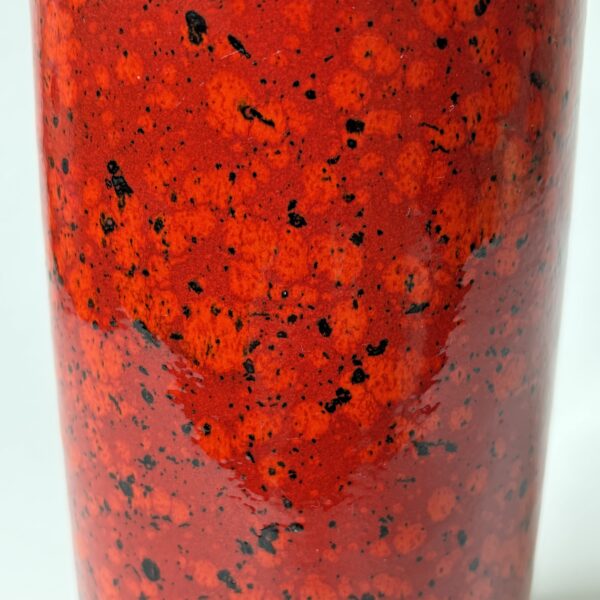Vaas W.Germany 532-28 - kleuren rood en zwart - hoogte 27,5 cm - diameter bovenzijde 7,5 cm onderzijde 10 cm(4)