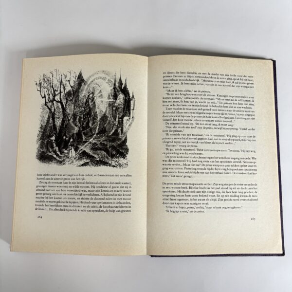 Boek Duveltjes uit een doosje - propvol verhalen uit 1974 (7) Het boek is bedoeld als verzamelwerk / bundel om voor te lezen of zelf te lezen, met veel illustraties