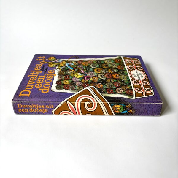 Boek Duveltjes uit een doosje - propvol verhalen uit 1974 (9)