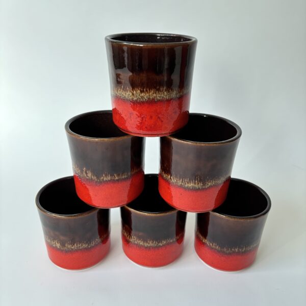Rumtopf W.Germany 824-30 met 6 mokken -hoogte 30 cm - kleur rood-bruin (8)
