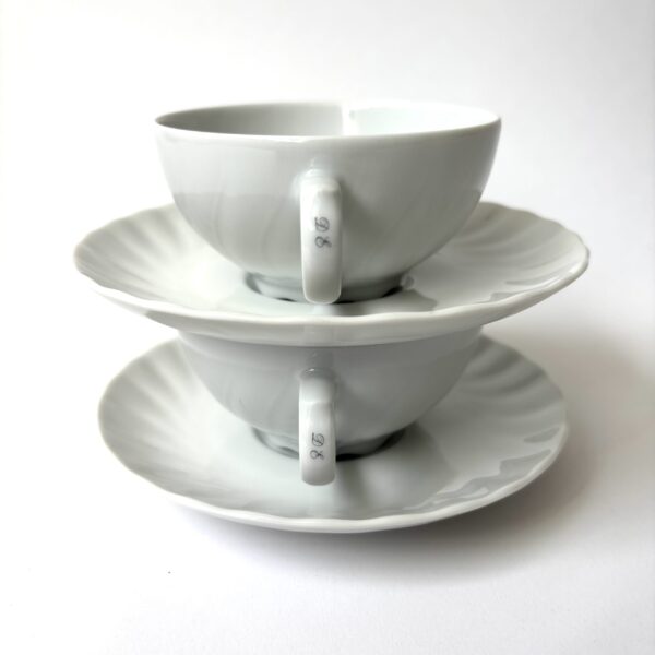 Theekoppen met schotel Seltmann Weiden porselein DE - 2 stuks (3) Theekoppen met schotel Seltmann Weiden porselein DE - 2 stuks (3)