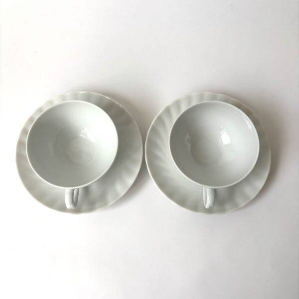 Theekoppen met schotel Seltmann Weiden porselein DE - 2 stuks (5) Theekoppen met schotel Seltmann Weiden porselein DE - 2 stuks (5)