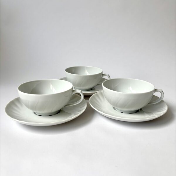 Theekoppen met schotel - Seltmann Weiden van Douwe Egberts - inhoud 150 ml - 3 stuks (1) Vintage Seltmann Weiden porseleinen theekoppen met schotel van Douwe Egberts