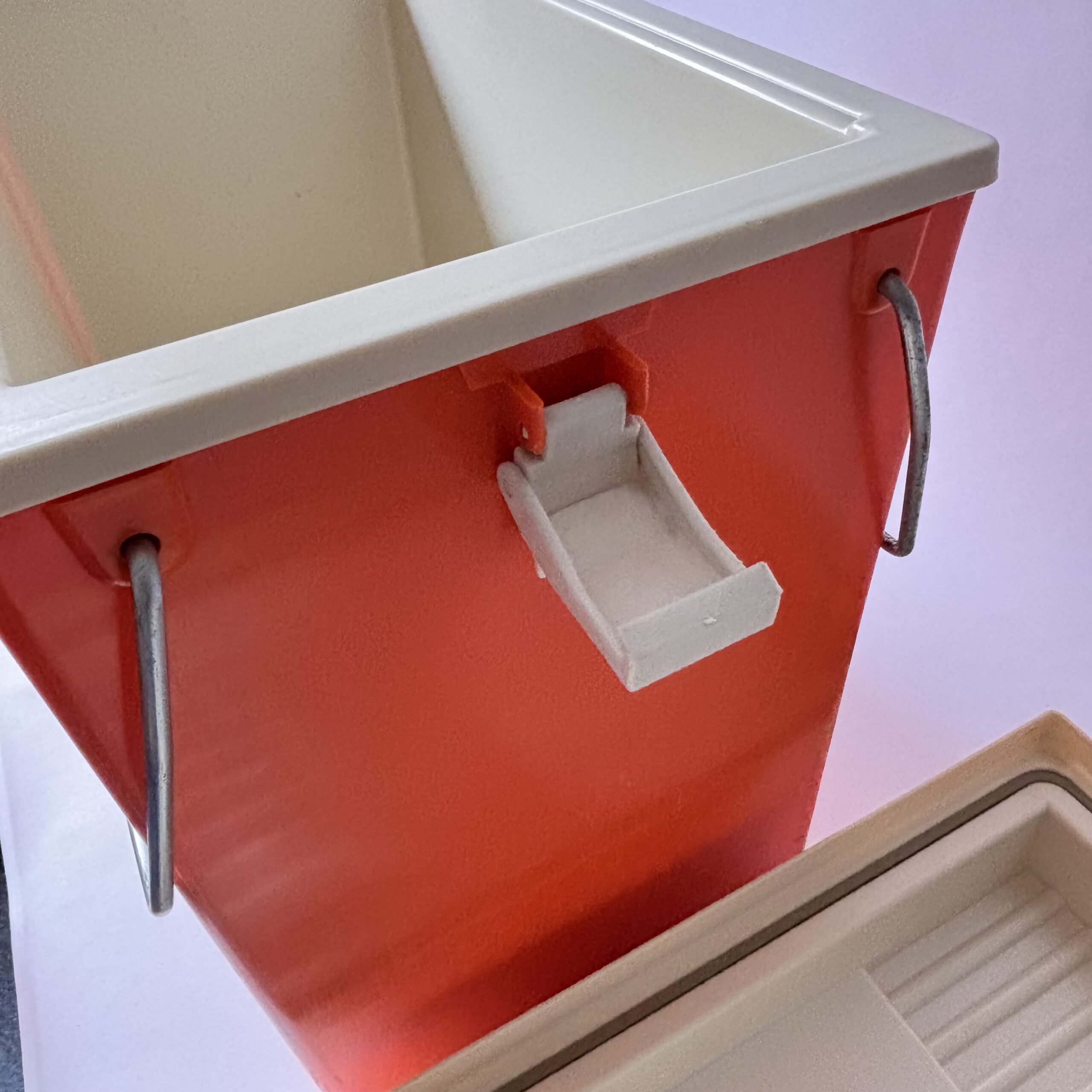 Koelbox Curver – oranje-beige – afmeting 46x49x29 cm (7) Koelbox Curver – oranje-beige – afmeting 46x49x29 cm (7)