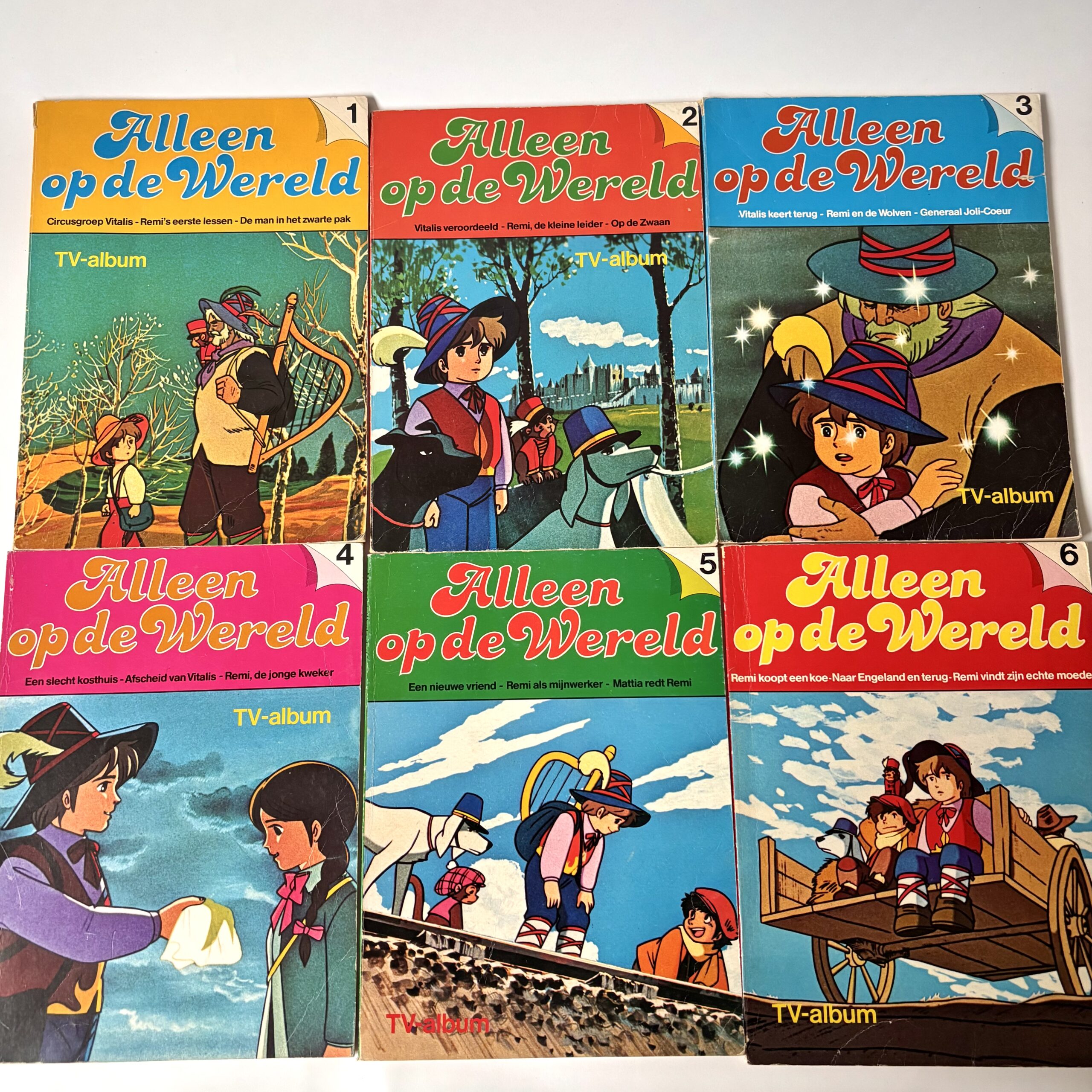 Vintage TV-albums Alleen op de Wereld uit 1979, deel 1 t/m deel 6