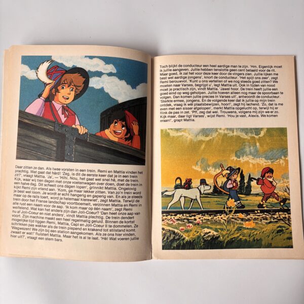 TV-album Alleen op de Wereld - - deel 1 tot en met deel 6 (12) TV-album Alleen op de Wereld - - deel 1 tot en met deel 6 (12)