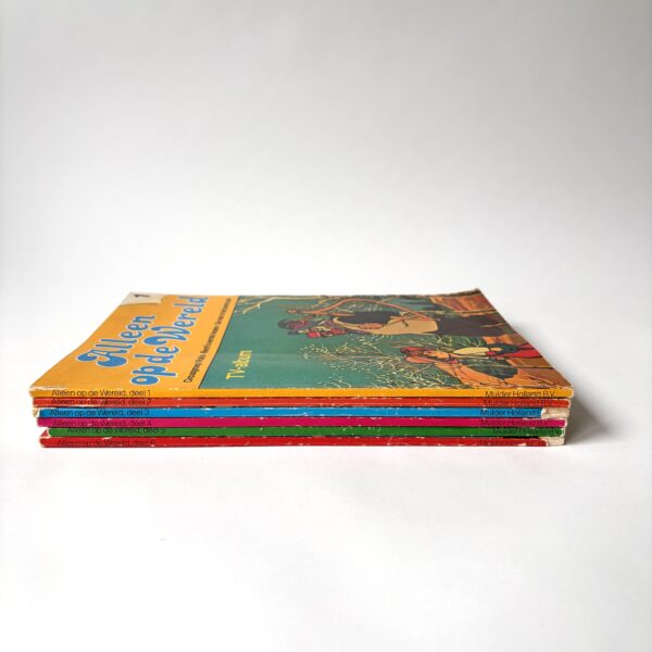 TV-album Alleen op de Wereld - - deel 1 tot en met deel 6 (7) TV-album Alleen op de Wereld - - deel 1 tot en met deel 6 (7)