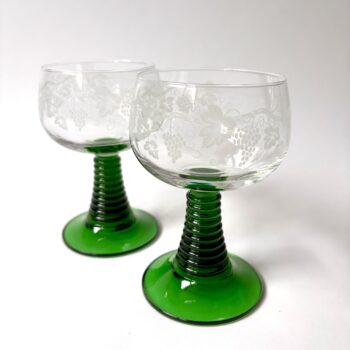 Vintage wijnglazen / moezelglazen France met groene voet