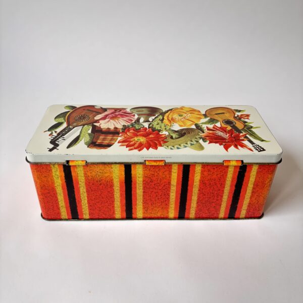 Bewaarblik ( scharnierend dekel) met een Mexicaans thema - afmeting 22x9,5x8 cm (3) Bewaarblik ( scharnierend dekel) met een Mexicaans thema - afmeting 22x9,5x8 cm (3)